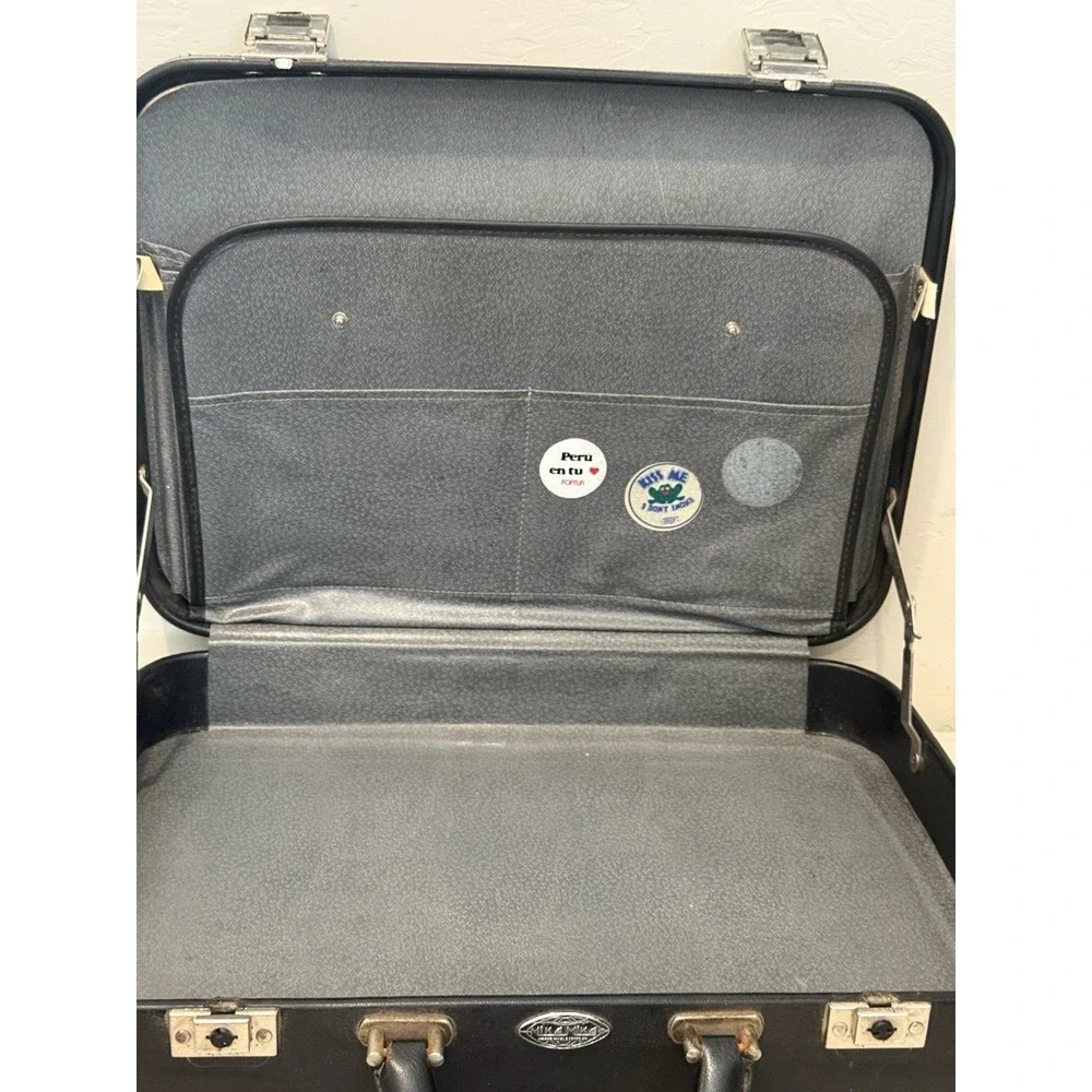 VTG Mike-Mike El Salvador Case Hardshell Tooled Leather Style Luggage Embossed